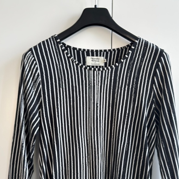 Nordic Tricot by Ivana Helsinki Mini Black White Striped Dress with 3/4 Sleeves - Picture 3 of 14